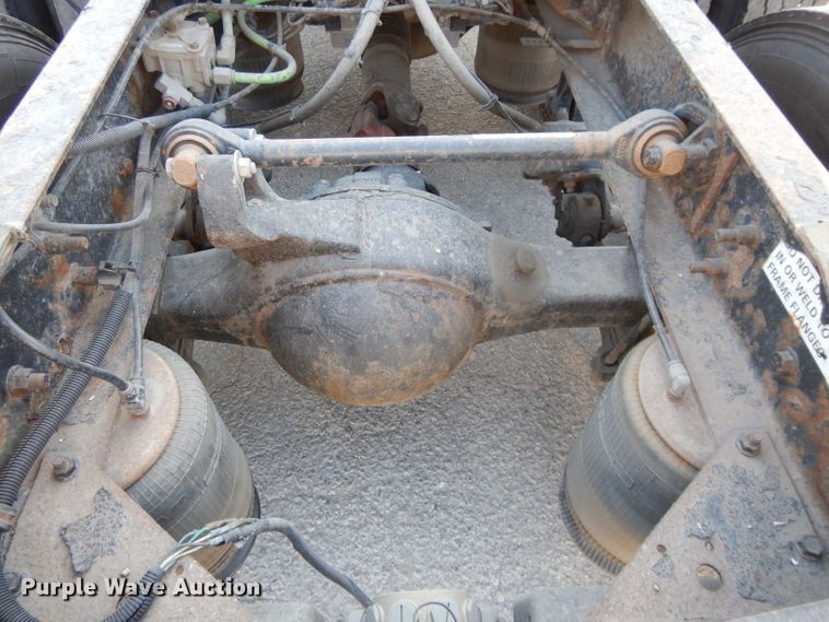 image for item DH3461 2007 International 9400i  semi truck