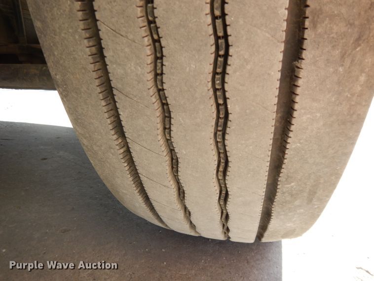 image for item DH3461 2007 International 9400i  semi truck