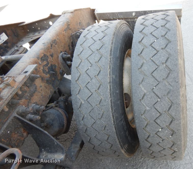 image for item DH3461 2007 International 9400i  semi truck