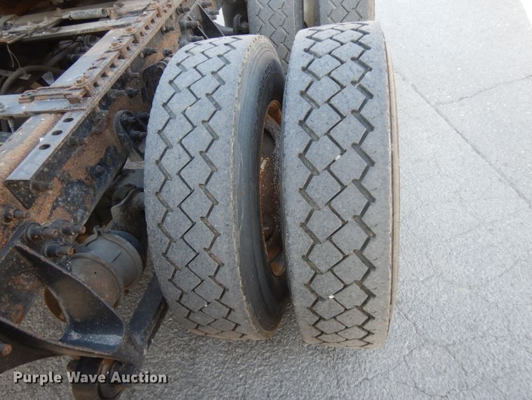 image for item DH3461 2007 International 9400i  semi truck