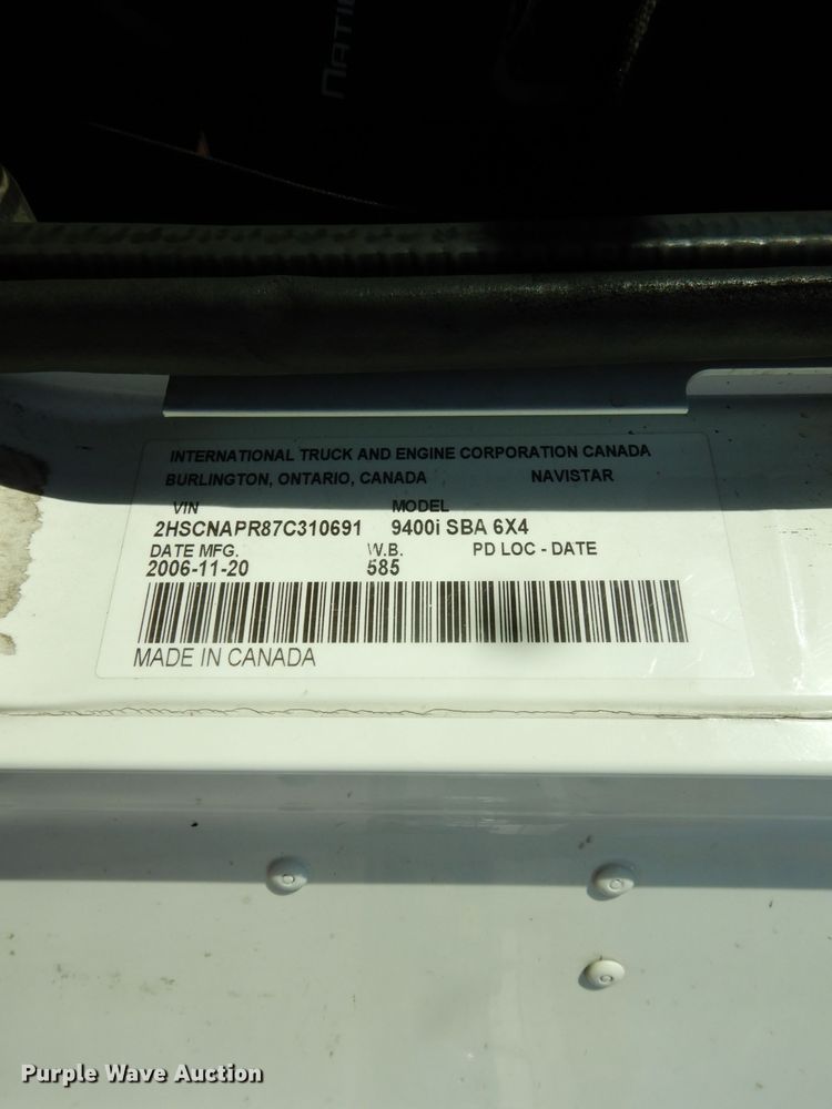 image for item DH3461 2007 International 9400i  semi truck