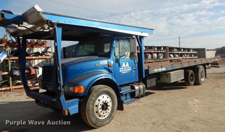 image for item DH5234 1996 International 4900  rollback truck