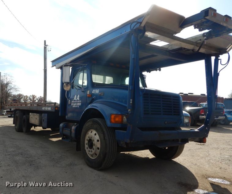 image for item DH5234 1996 International 4900  rollback truck