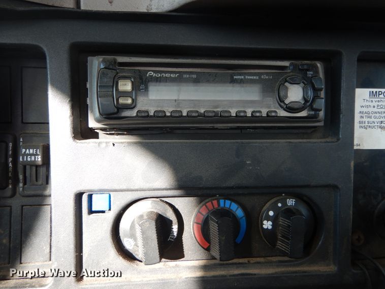 image for item DH5234 1996 International 4900  rollback truck