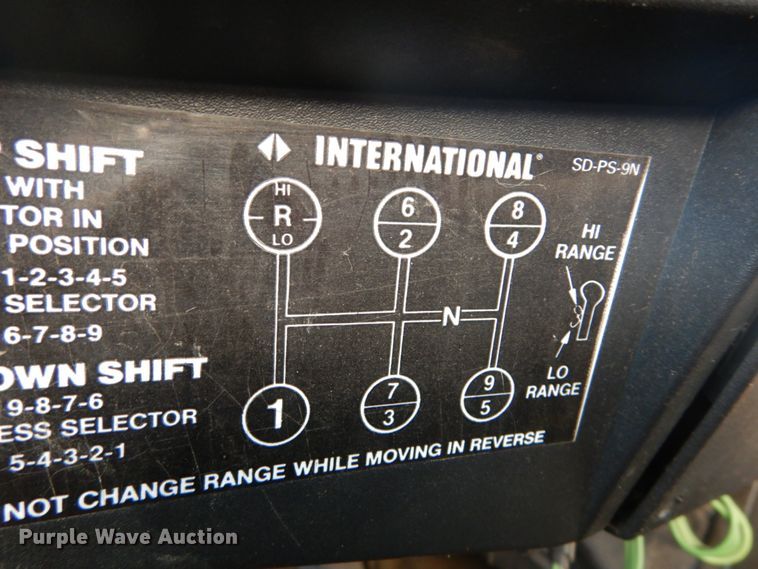 image for item DH5234 1996 International 4900  rollback truck