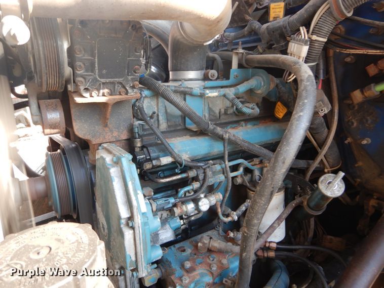 image for item DH5234 1996 International 4900  rollback truck