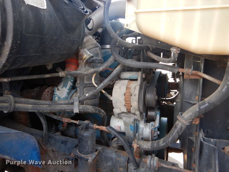 image for item DH5234 1996 International 4900  rollback truck