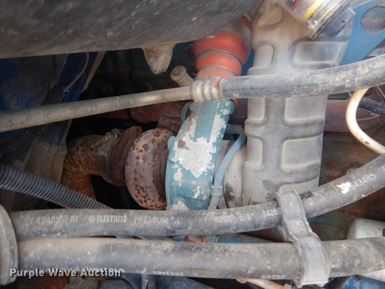 image for item DH5234 1996 International 4900  rollback truck