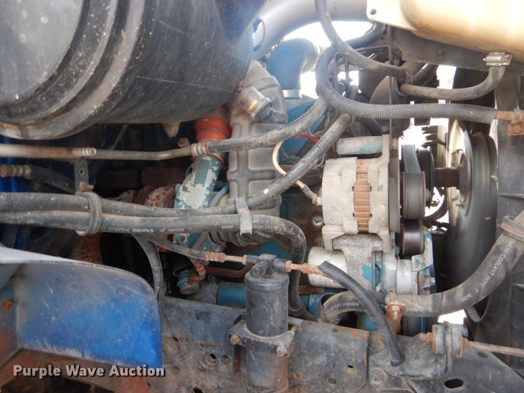 image for item DH5234 1996 International 4900  rollback truck