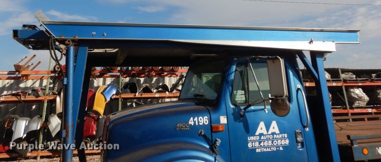 image for item DH5234 1996 International 4900  rollback truck