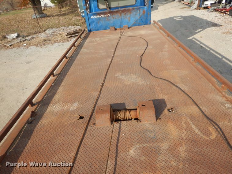 image for item DH5234 1996 International 4900  rollback truck