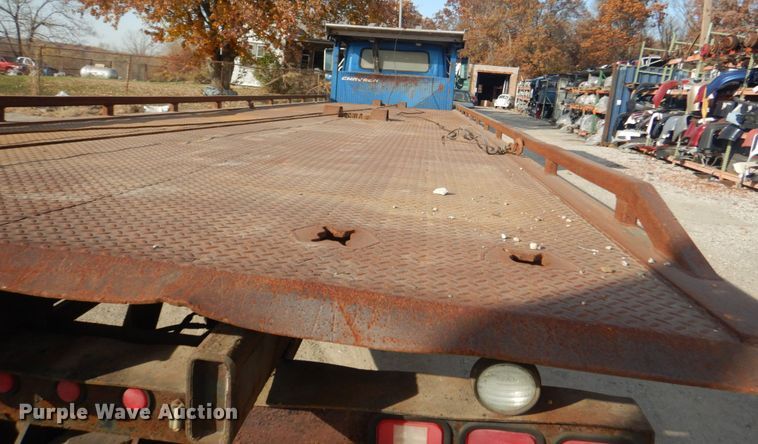 image for item DH5234 1996 International 4900  rollback truck