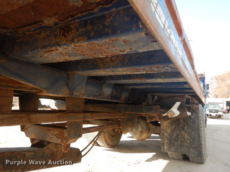 image for item DH5234 1996 International 4900  rollback truck