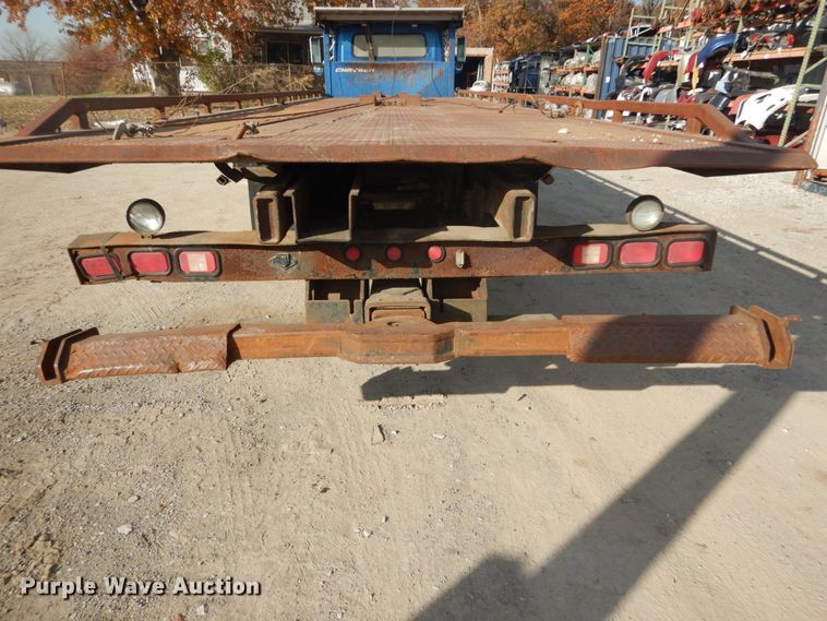 image for item DH5234 1996 International 4900  rollback truck