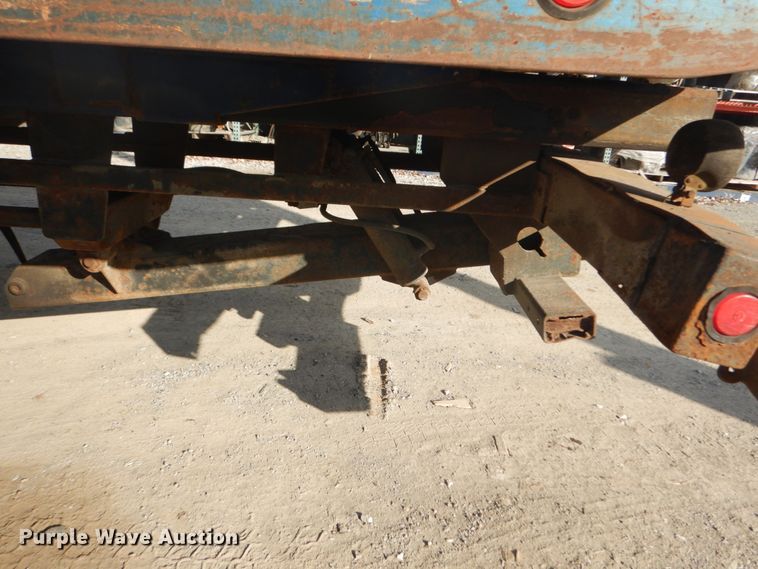 image for item DH5234 1996 International 4900  rollback truck