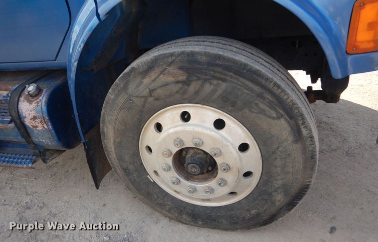 image for item DH5234 1996 International 4900  rollback truck