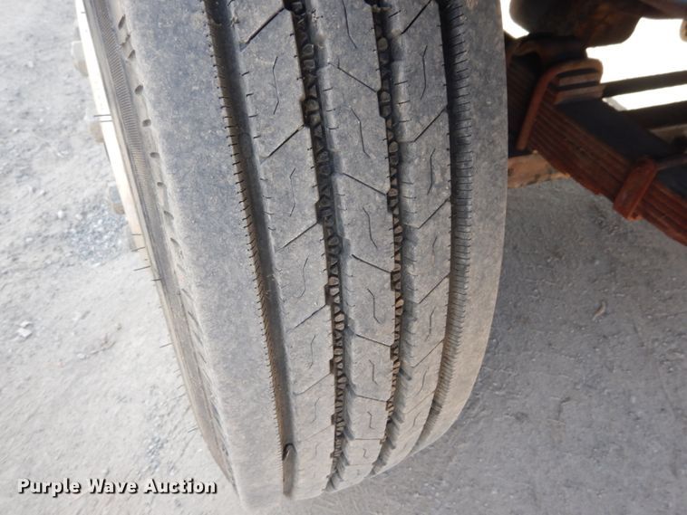 image for item DH5234 1996 International 4900  rollback truck