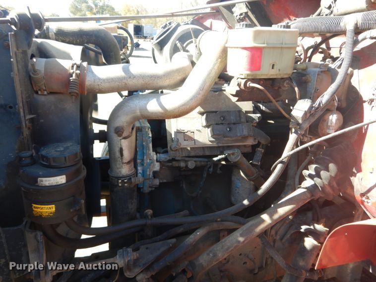 image for item DH5235 1999 International 4700  rollback truck