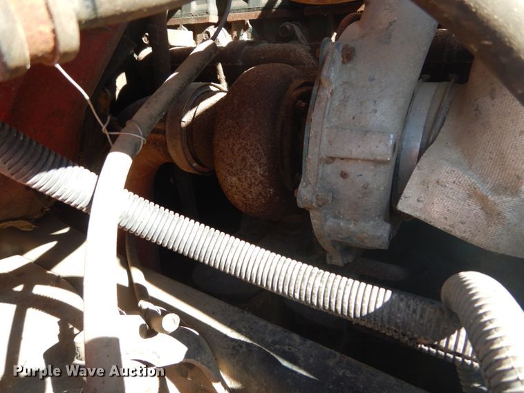 image for item DH5235 1999 International 4700  rollback truck