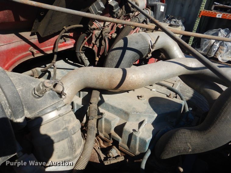 image for item DH5235 1999 International 4700  rollback truck