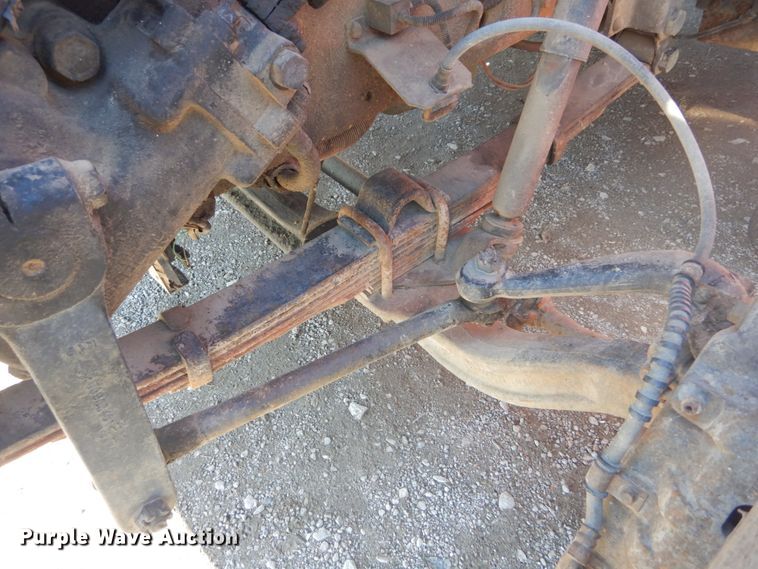 image for item DH5235 1999 International 4700  rollback truck