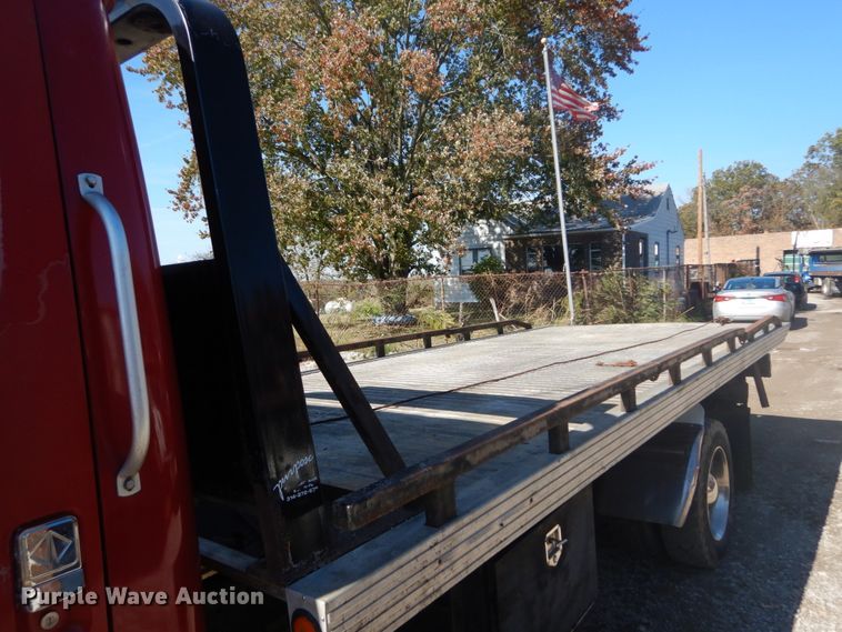 image for item DH5235 1999 International 4700  rollback truck