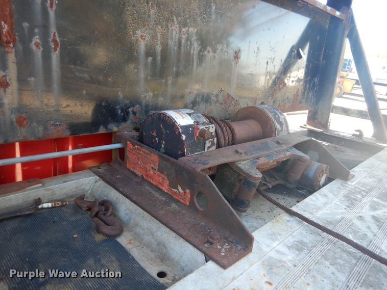 image for item DH5235 1999 International 4700  rollback truck