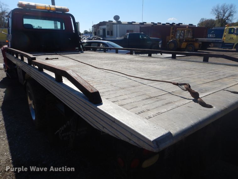 image for item DH5235 1999 International 4700  rollback truck