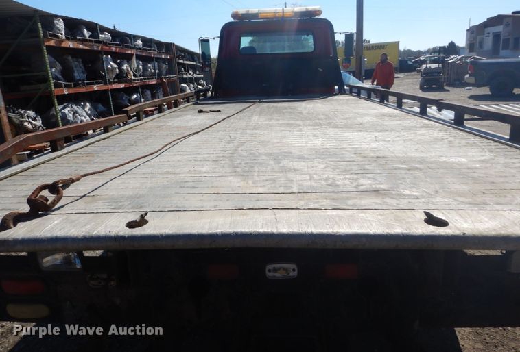 image for item DH5235 1999 International 4700  rollback truck