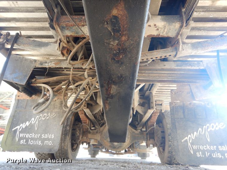 image for item DH5235 1999 International 4700  rollback truck