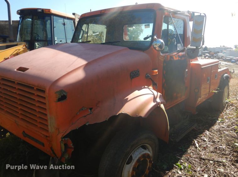 image for item DH5238 2002 International 4700  tow truck