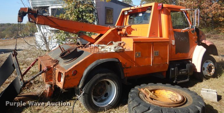 image for item DH5238 2002 International 4700  tow truck