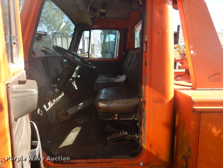 image for item DH5238 2002 International 4700  tow truck