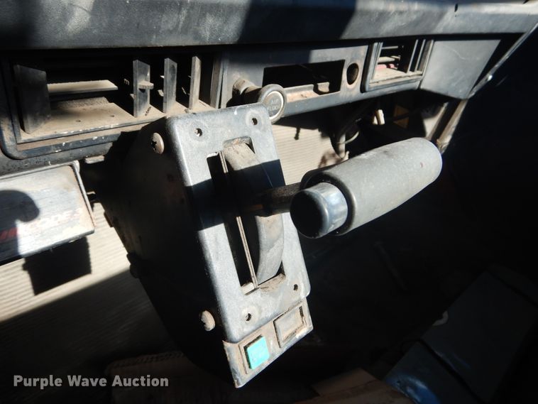 image for item DH5238 2002 International 4700  tow truck