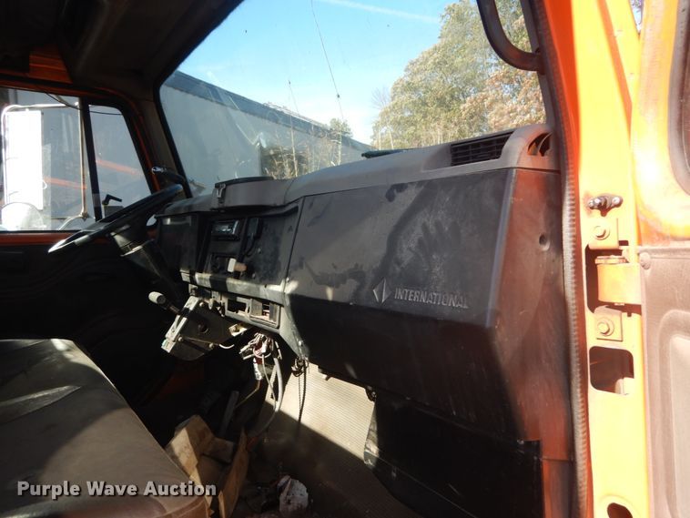 image for item DH5238 2002 International 4700  tow truck