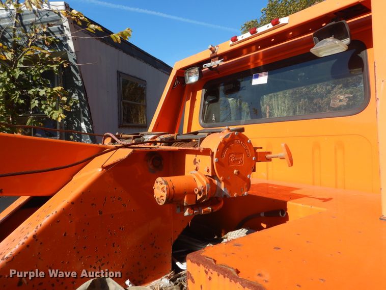 image for item DH5238 2002 International 4700  tow truck