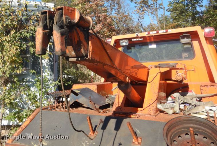 image for item DH5238 2002 International 4700  tow truck