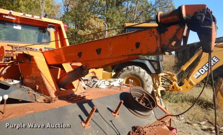 image for item DH5238 2002 International 4700  tow truck