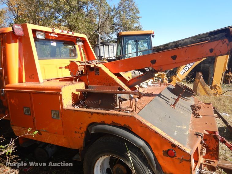 image for item DH5238 2002 International 4700  tow truck