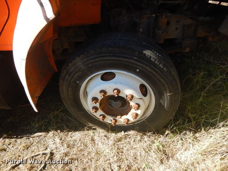 image for item DH5238 2002 International 4700  tow truck