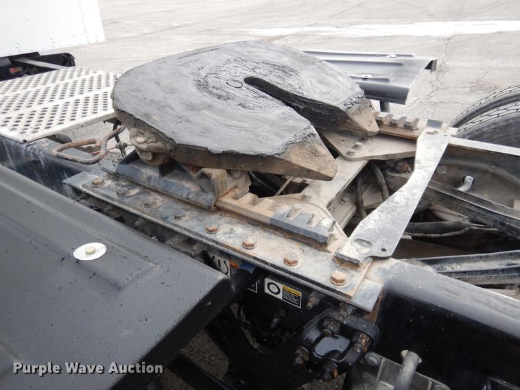 image for item DH7021 2012 Kenworth T800  semi truck