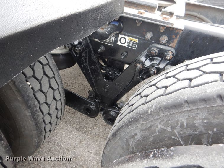 image for item DH7021 2012 Kenworth T800  semi truck