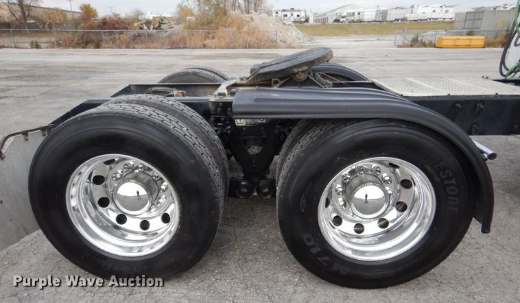 image for item DH7021 2012 Kenworth T800  semi truck