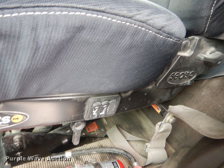 image for item DH7021 2012 Kenworth T800  semi truck