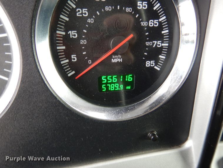 image for item DH7021 2012 Kenworth T800  semi truck