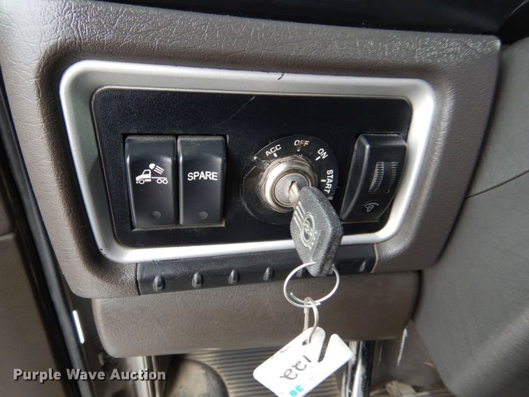 image for item DH7021 2012 Kenworth T800  semi truck