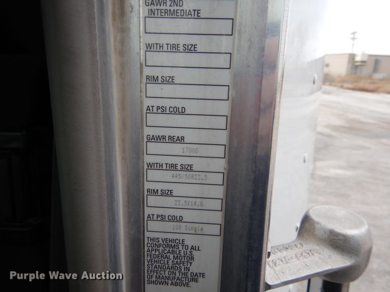 image for item DH7021 2012 Kenworth T800  semi truck