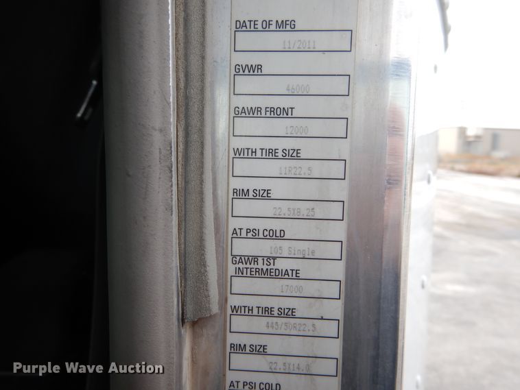 image for item DH7021 2012 Kenworth T800  semi truck