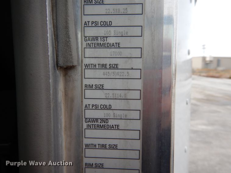 image for item DH7021 2012 Kenworth T800  semi truck