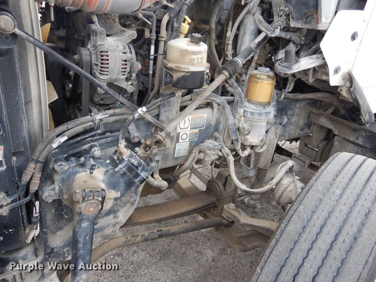 image for item DH7021 2012 Kenworth T800  semi truck